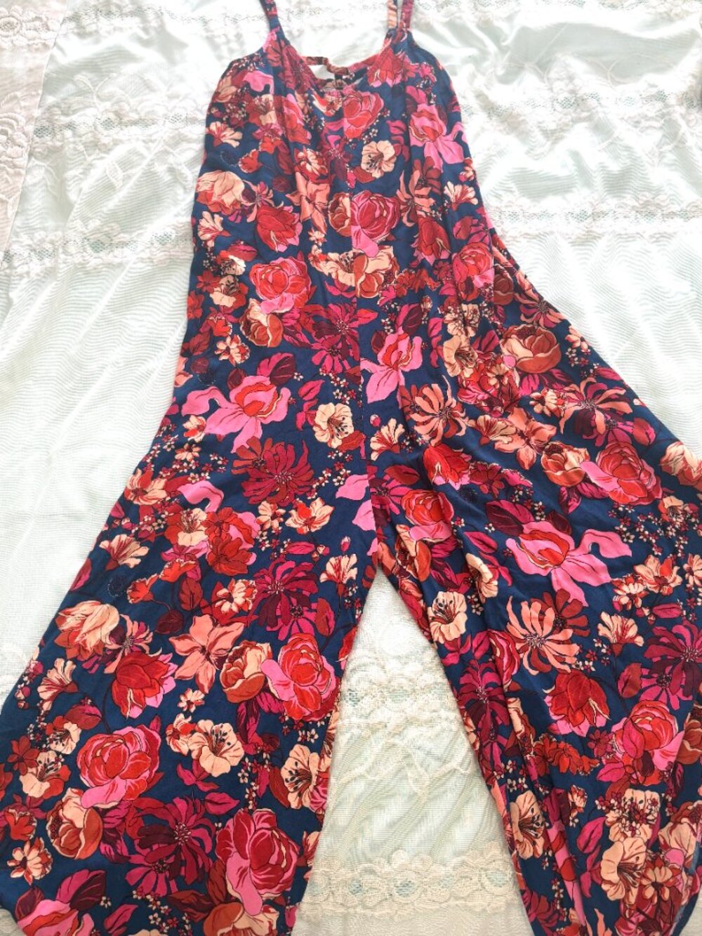 Ivy Street Floral Jumper Size Medium